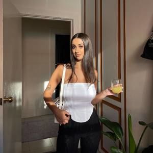 Meet your Posher, Sophia